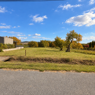 Pozemok na predaj vo Fulianke – 466 m², vhodný na menší rodinný dom
