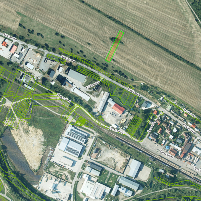 Pozemok s potenciálom budúcej výstavby rodinných domov